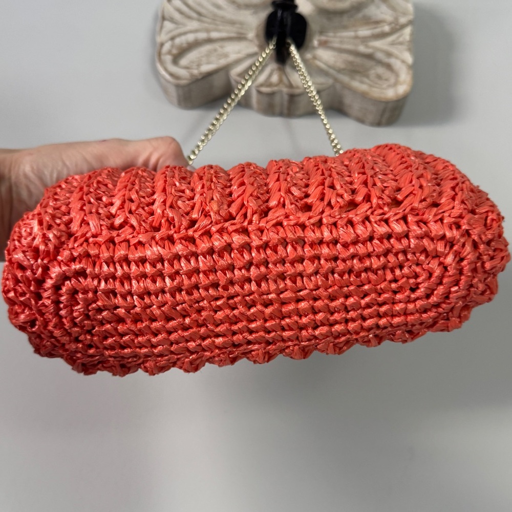 Vintage Coral Crochet Clutch with Gold Chain - Picture 5 of 7